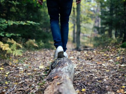 Mettetevi scarpe comode: la fede fa camminare