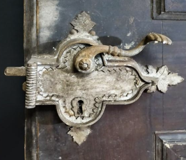 Elogio di una maniglia
